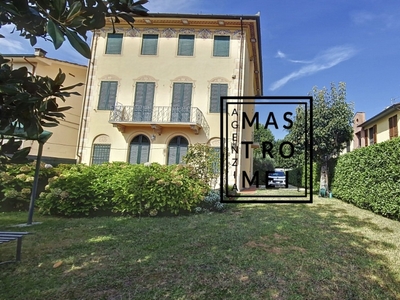 Villa in Via Del Parco, Capannori, 12 locali, 3 bagni, 406 m²