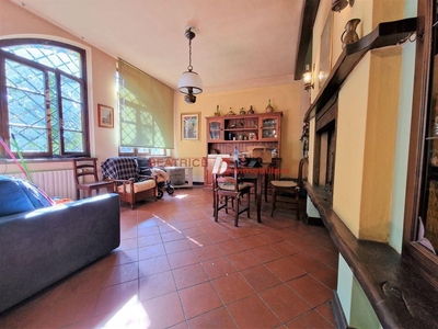 Villa in VIA DI SAN DONATO, Lucca, 7 locali, 2 bagni, con box, 135 m²