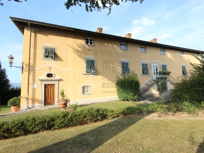 Villa in Via di segromigno, Capannori, 18 locali, 5 bagni, garage