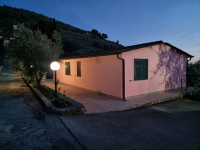 Villa in Via Fanny Roncati carli, Imperia, 5 locali, 2 bagni, 103 m²
