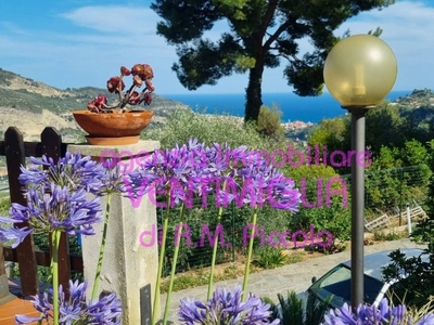 Villa in Via Sant'Anna, Ventimiglia, 8 locali, 3 bagni, 163 m²