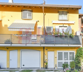 villa indipendente in vendita a Mariano Comense