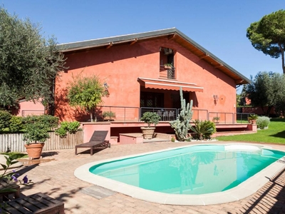 villa indipendente in vendita a Roma