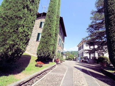 Villa singola a Bagni di Lucca, 23 locali, 5 bagni, giardino privato