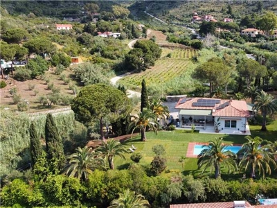 Villa singola a Capoliveri, 12 locali, 4 bagni, arredato, 340 m²