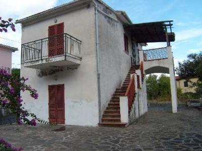 Villa singola a Marciana, 9 locali, 3 bagni, garage, 160 m² in vendita