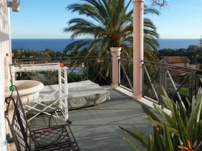 Villa singola a Sanremo, 10 locali, 4 bagni, garage, 280 m², ascensore