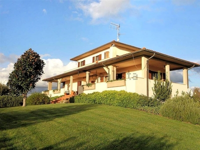Villa singola a Scarlino, 10 locali, 6 bagni, giardino privato, 350 m²