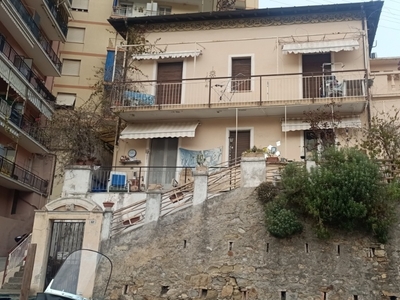 Villa singola in Via Dante Alighieri 53, Sanremo, 5 locali, 2 bagni