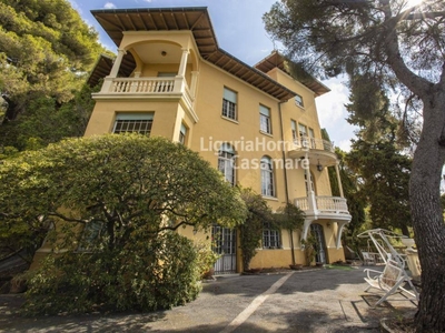 Villa singola in Via Giacinto Menotti Serrati, Imperia, 29 locali