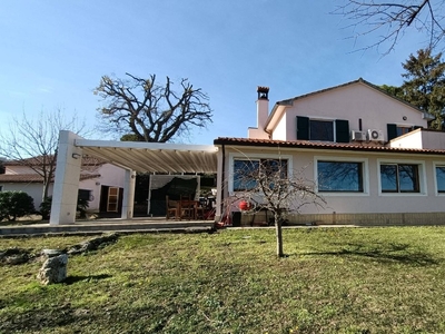 Villa singola in Via Offagna, Recanati, 7 locali, 3 bagni, con box