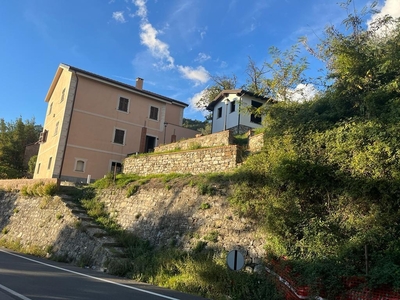Villetta bifamiliare in Localita' Morasca 2, Castiglione Chiavarese