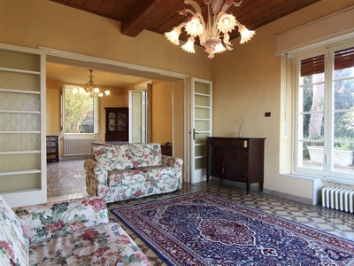 Villa bifamiliare in vendita a Livorno Montenero