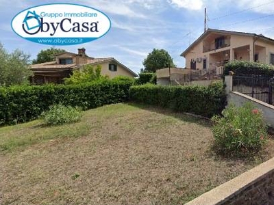 Villa con terrazzo, Bracciano la rinascente