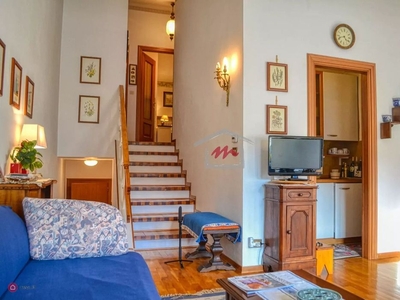 Appartamento in Affitto in Via Einaudi a Bardonecchia