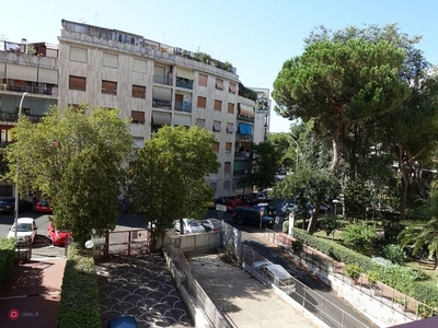 Appartamento in Affitto in Via Paola Falconieri a Roma