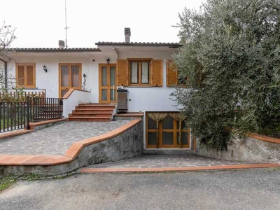 Villa o Villino in Vendita ad Crespina Lorenzana - 205000 Euro