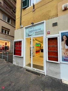 Negozio/Locale commerciale in Affitto in Via appia nuova 105 a Roma