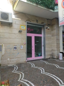 Negozio/Locale commerciale in Affitto in Via Cellini 62 a Portici