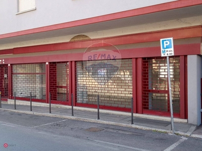 Negozio/Locale commerciale in Affitto in Via Pellico Silvio 3 a Solbiate Arno