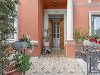 Villa in Vendita in Via Cincinelli 67 a Macerata