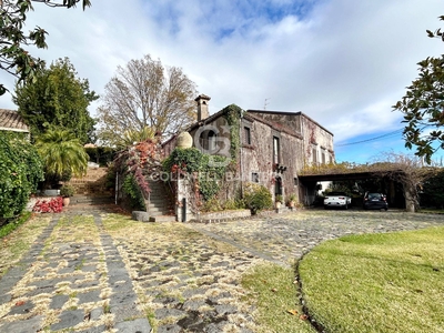 Villa storica in vendita a Viagrande