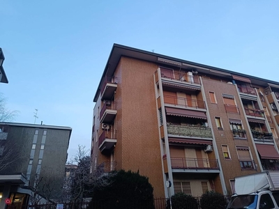 Appartamento in Affitto in Via Bolama 14 a Milano