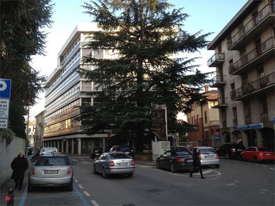 Appartamento in Affitto in Via Donizetti Gaetano a Varese