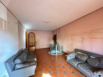 Appartamento in Vendita a Lecce, 210'000€, 321 m²