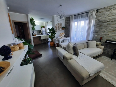 Appartamento in vendita a Pedara Catania