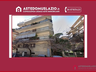 Appartamento in Vendita a Roma, 370'000€, 180 m²