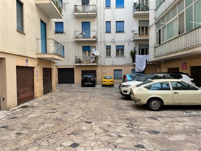 Appartamento in Via Domenico Frugiuele in zona Mazzini a Cosenza