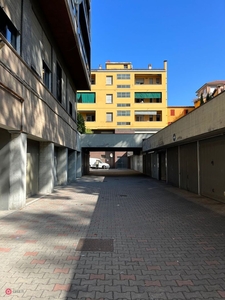 Negozio/Locale commerciale in Affitto in Piazza Trento e Trieste 1 a Bologna