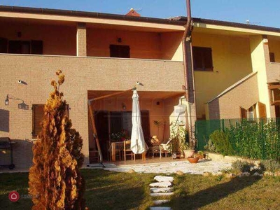 Casa Bi/Trifamiliare in Vendita in Frazione Montesicuro a Ancona
