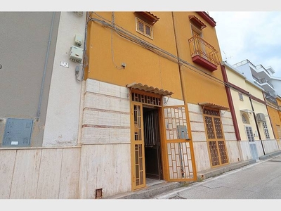 Casa Indipendente in vendita a Bari, Via San Mauro - Bari, BA