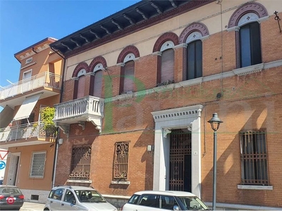Casa indipendente in Vendita in Via Guglielmo Oberdan 11 a Rimini