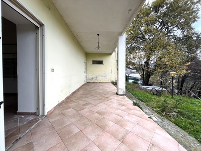 Casa indipendente in Via Antonio Genovesi - Pontegrande, Catanzaro