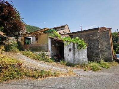 Casa indipendente in Via Emilia Schiappapietra - Albisola Superiore