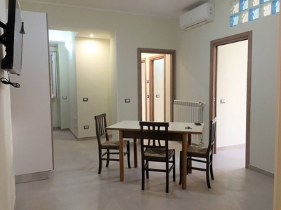 Casa Semi Indipendente in Affitto a Catanzaro, zona Lungomare, 300€, 80 m², arredato
