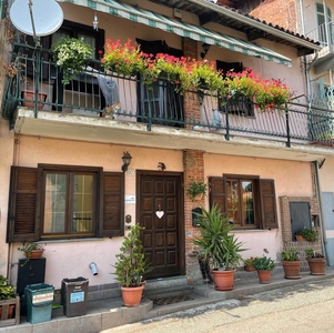 Casa semi indipendente in vendita a Biella Cossila / Favaro / Oropa