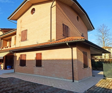 Casa semi indipendente in vendita a Mirandola Modena Mortizzuolo