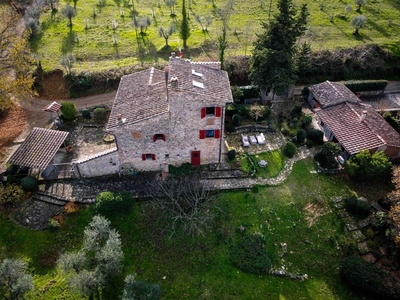 Colonica in zona Montefiridolfi a San Casciano in Val di Pesa