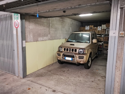 Garage in Piazza Aldo Moro - Oltreletimbro, Savona
