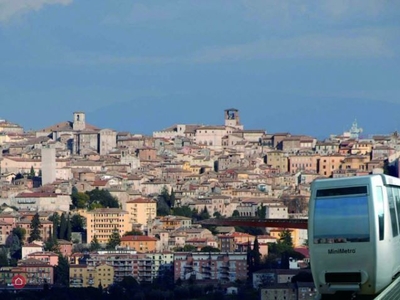 Negozio/Locale commerciale in Affitto in a Perugia