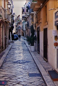 Negozio/Locale commerciale in Affitto in Strada Vallisa a Bari