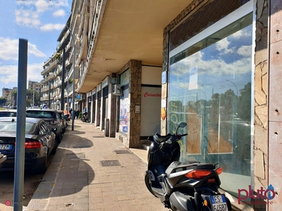 Negozio/Locale commerciale in Affitto in Viale della Libertà 175 a Messina