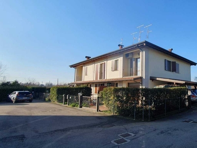 Porzione di casa in Vendita a Castelfranco Emilia Via Cassola di Sotto