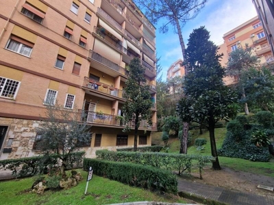 Quadrilocale in Vendita a Roma, zona Baldo Degli Ubaldi, 345'000€, 96 m²