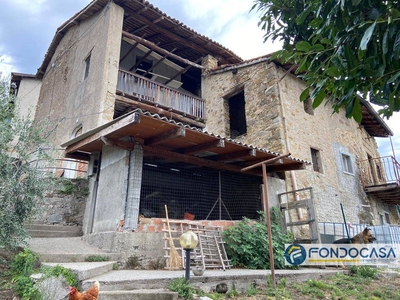 Rustico con terrazzo a Adrara San Martino