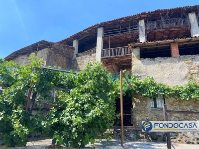 Rustico con terrazzo a Adrara San Martino
